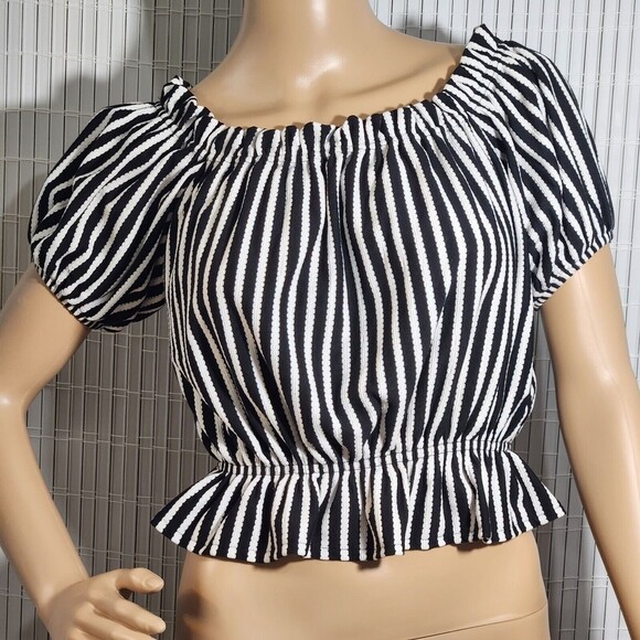 H&M Crop Top Blouse for Women Size Small Color Black and White Striped.       B5 - Picture 1 of 11